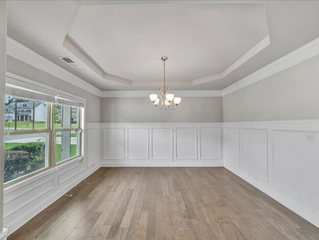 Building Photo - Spacious 4BR Home with Fenced Yard & Community Pool