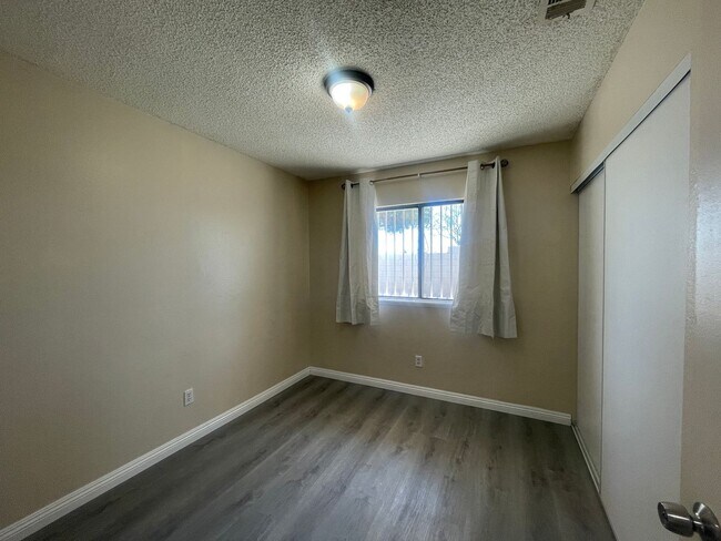 Building Photo - Victorville 4 Bedroom 2 Bathroom