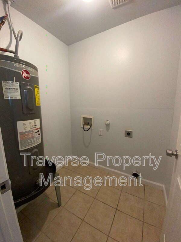 Building Photo - 7414 Emory Oak Ln