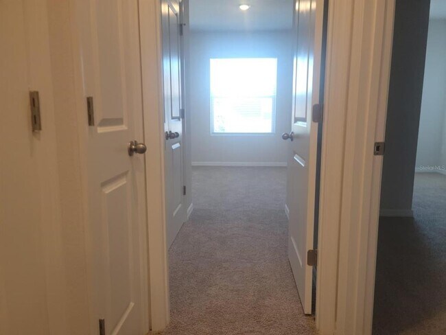 Building Photo - 11815 Davis Dr