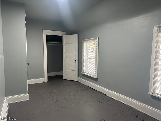 Building Photo - 3636 E 55th St