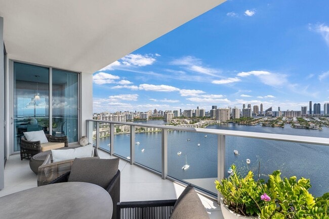 Building Photo - 17301 Biscayne Blvd