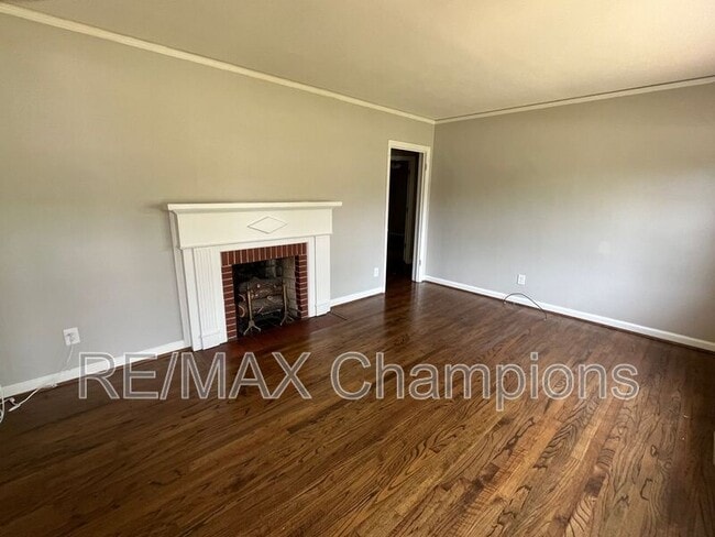 Building Photo - 3627 Gurley Dr