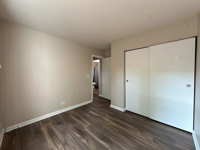 Building Photo - 276 Sioux Dr