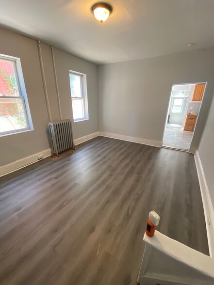 Building Photo - 4551 Mulberry St