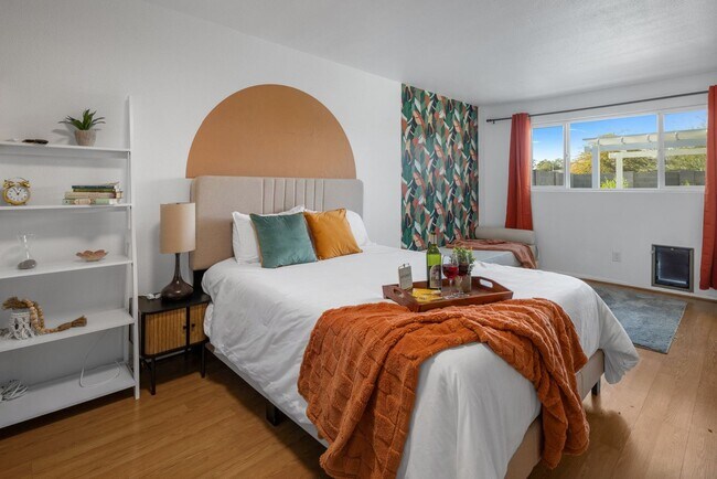 Building Photo - COMING SOON! Fully Furnished 3 Bedroom 3 Bathroom Home in Old Town Scottsdale