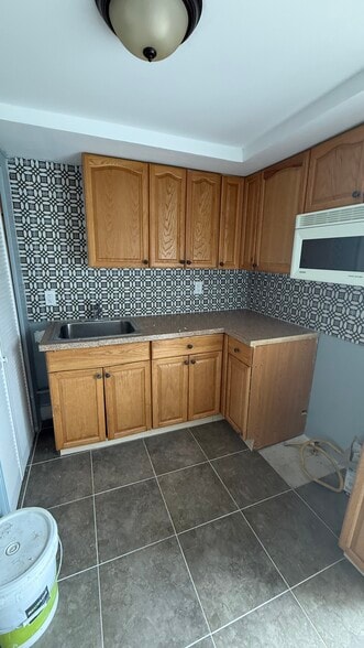 Building Photo - 1218 Drexel Ave