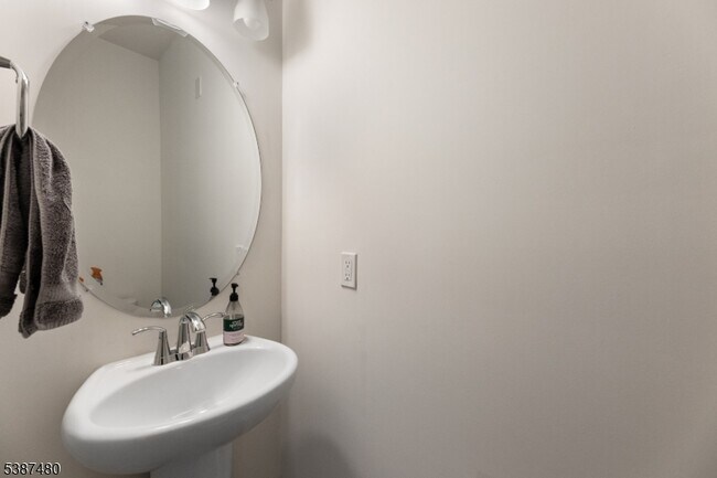 Building Photo - 89 Robeson St