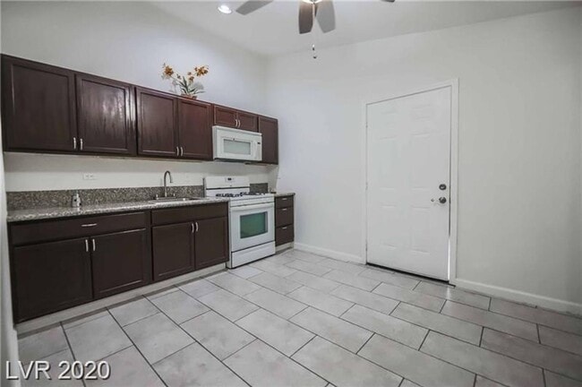 Building Photo - Charming Spring Valley Retreat with Oversized Lot & Casita!