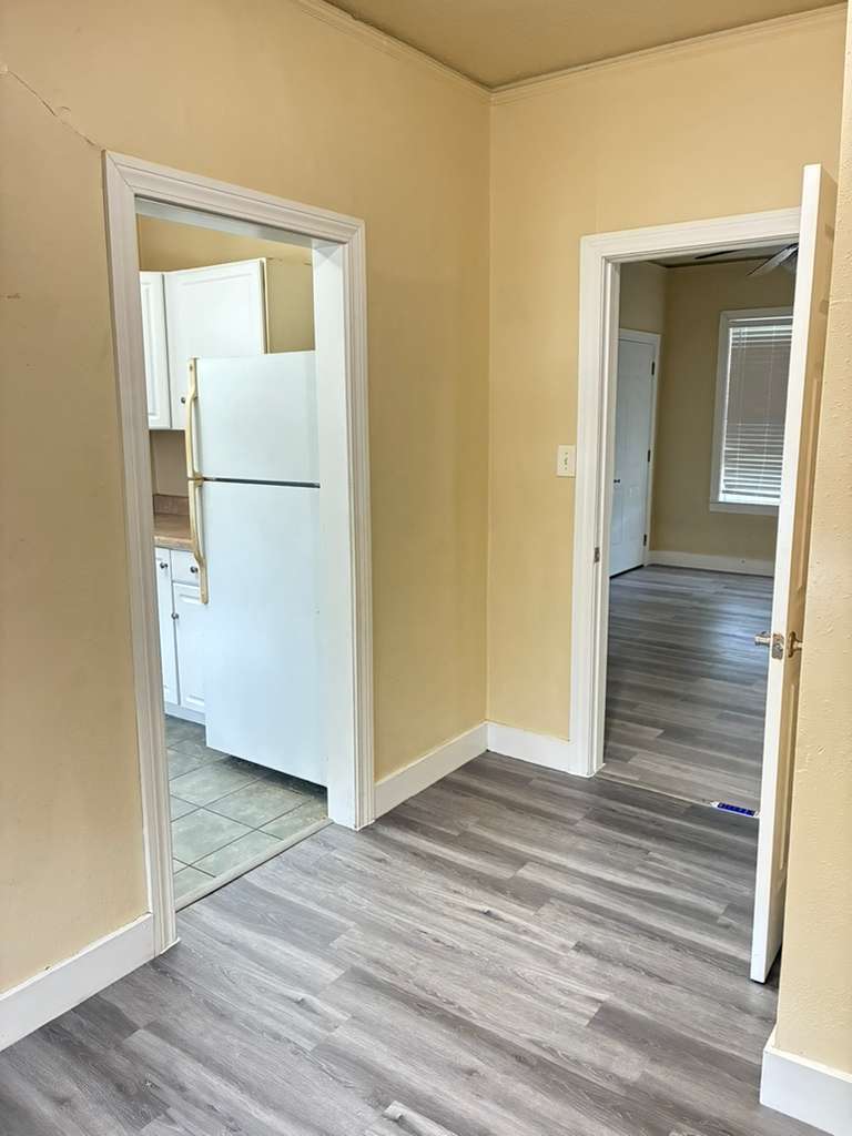 Building Photo - 1209 E Fortification St