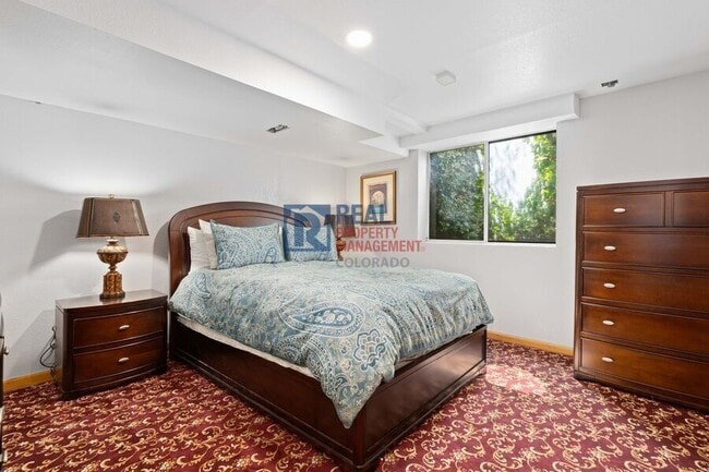 Building Photo - 88 W Irvington Pl