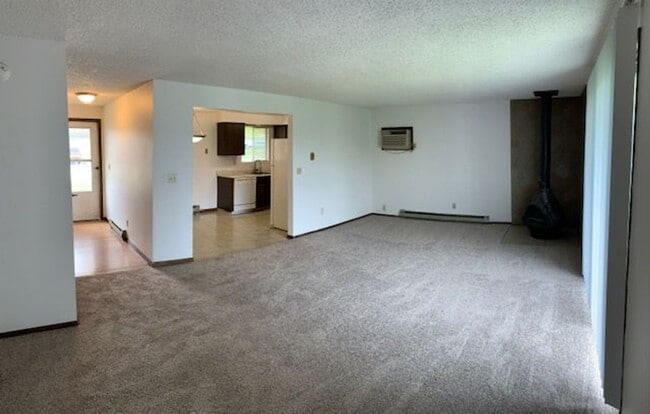 Building Photo - 1066
