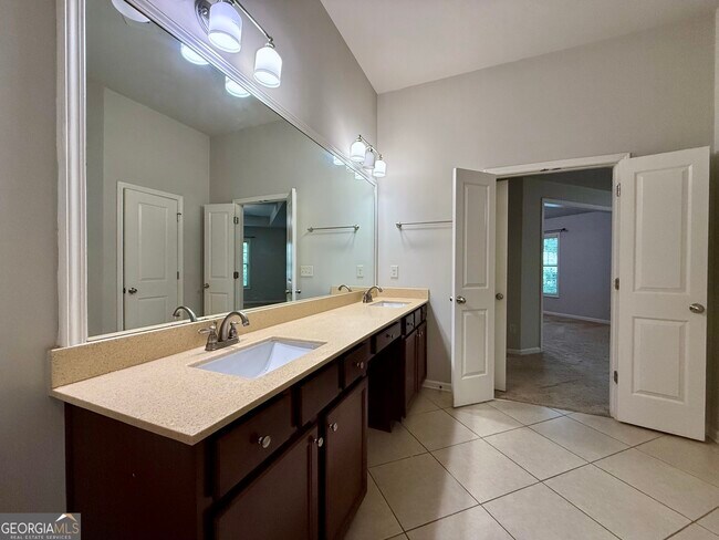 Building Photo - 5115 Breezewood Cir