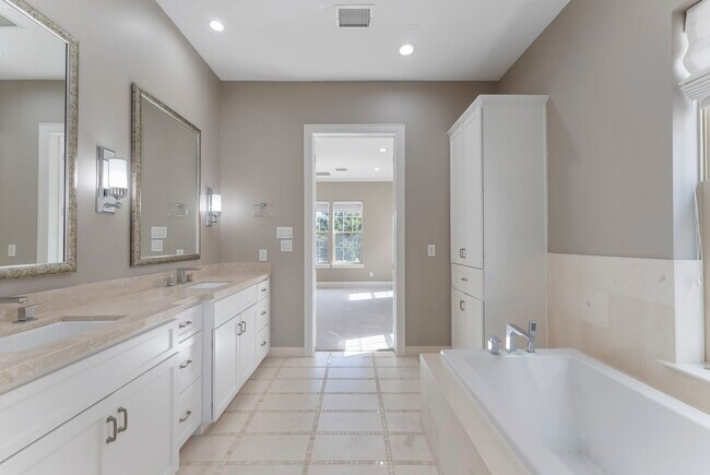 Building Photo - 14 Jetty Point Dr