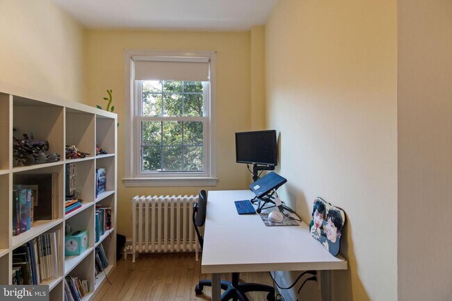 Building Photo - 2224 Observatory Pl NW