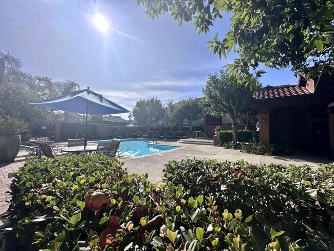 Building Photo - 41 Rosa