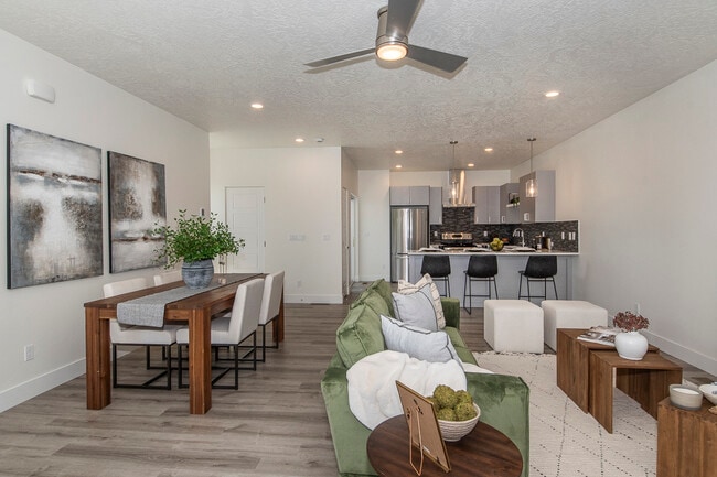 Building Photo - 478 E Violets Cv Ln