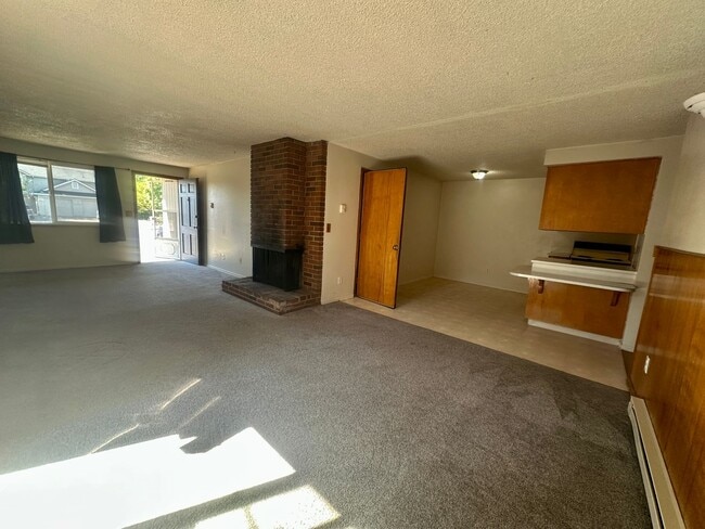 Building Photo - Half month rent discount for first month rent