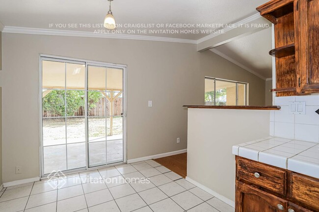 Building Photo - 6628 Thomas Dr