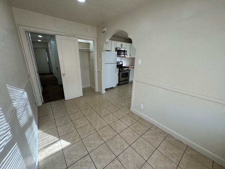 Building Photo - 2659 Brinker Ave