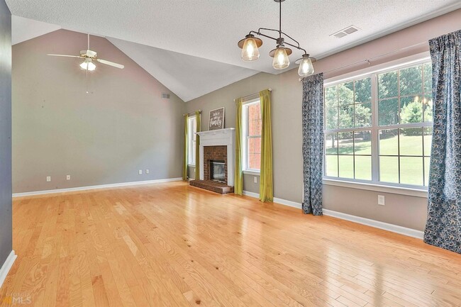 Building Photo - 100 Riverside Walk