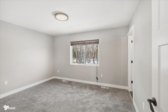 Building Photo - 3 BEDROOM | 2 BATHROOM | ACROSS FROM SCHOOLS