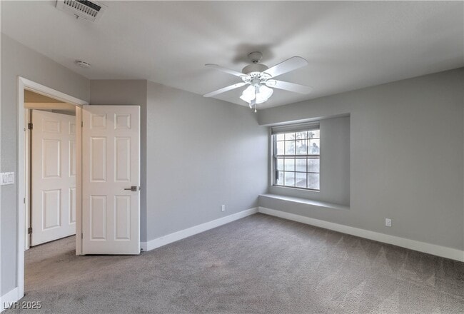 Building Photo - 20 Fantasia Ln