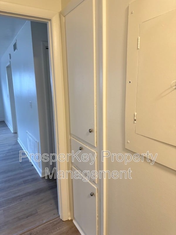 Building Photo - 3021 Emory St