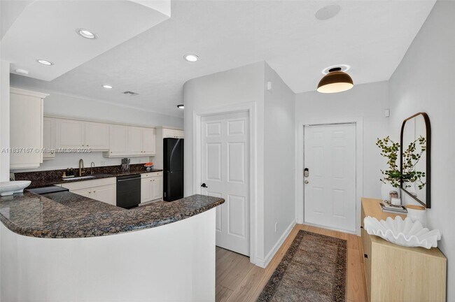 Building Photo - 1214 W Las Olas Blvd