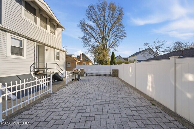 Building Photo - 11 Gladney Ave