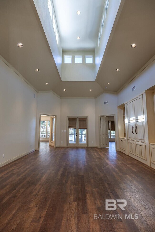 Building Photo - 33151 Shinnecock Ln