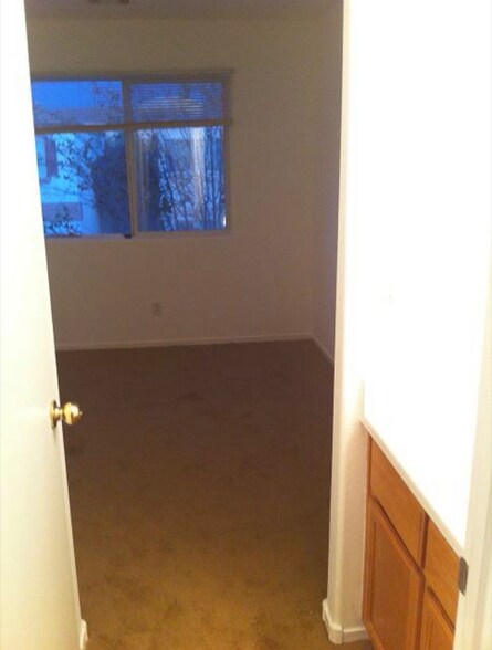 Building Photo - 10063 Swimming Hole St