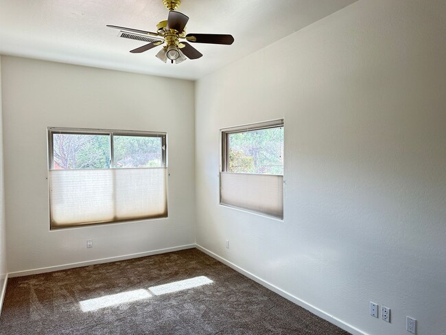 Building Photo - HOUSE - SEDONA - 4 BEDROOM HOME