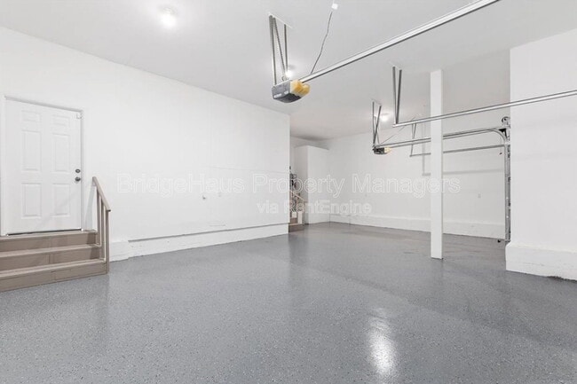 Building Photo - 994 Windflower Way
