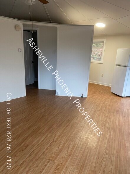 Building Photo - 25 Howland Rd