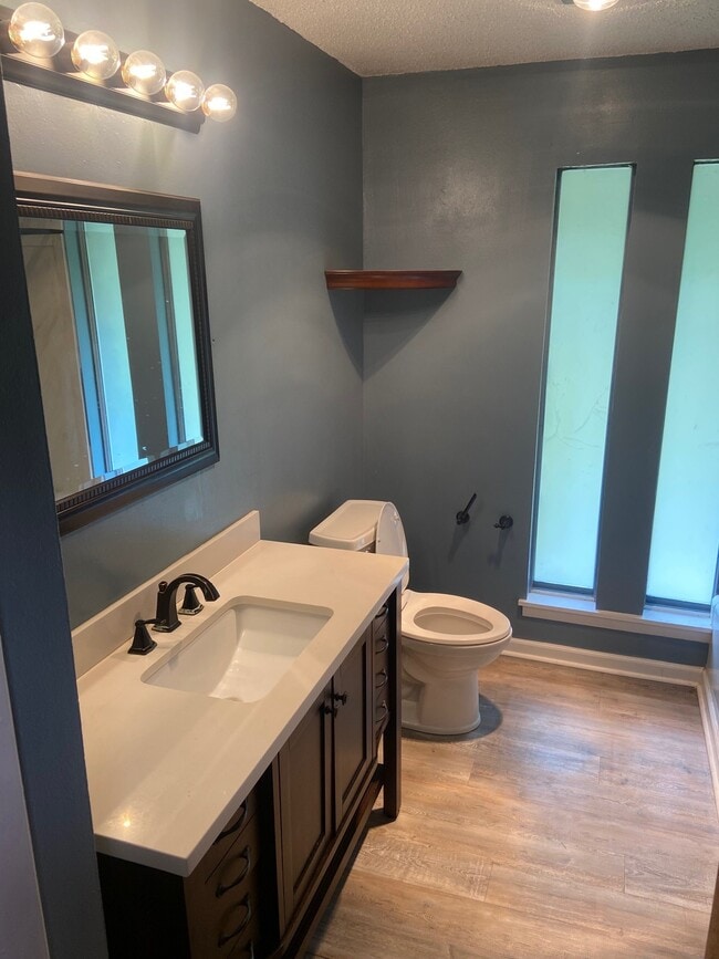 Building Photo - 18700 Bruce Ln