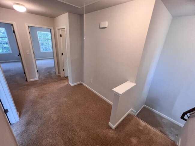 Building Photo - Gorgeous 3 bedroom, 2 1/2 bathroom two-story home in Winston Salem