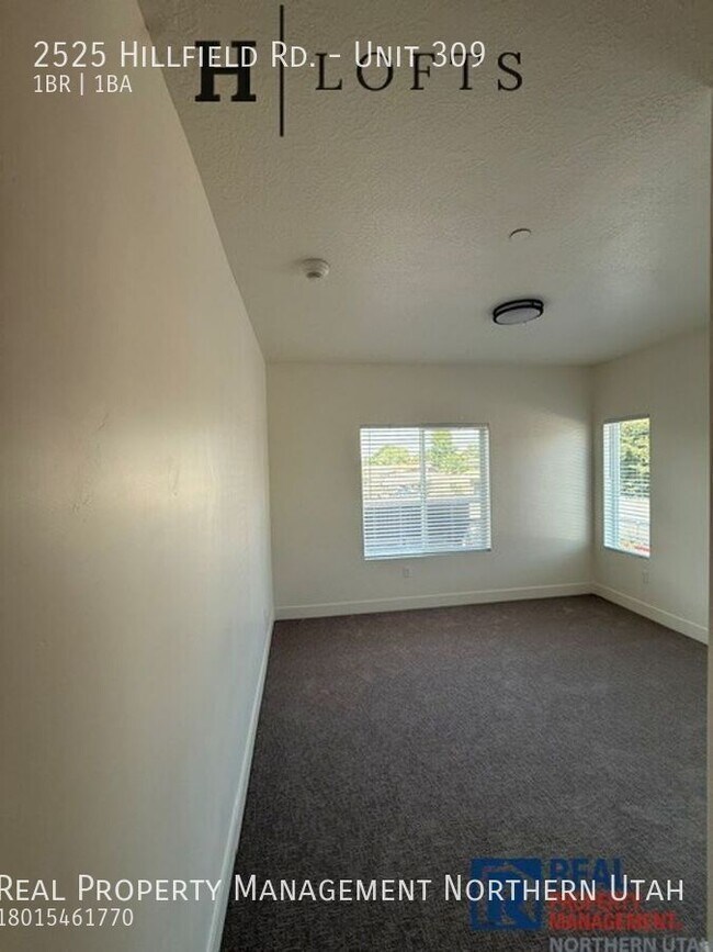 Building Photo - 2525 Hillfield Rd.-Unit 309
