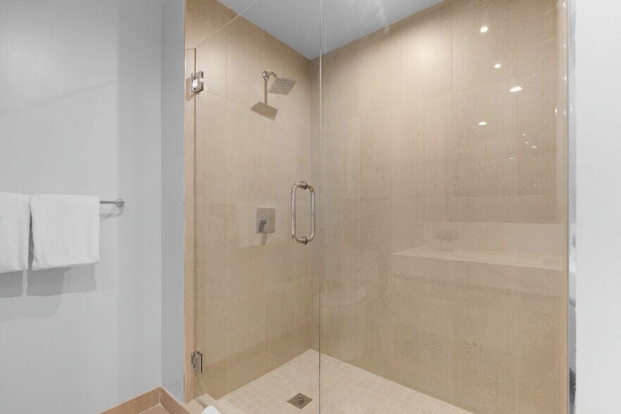 Building Photo - 601 N Miami Ave