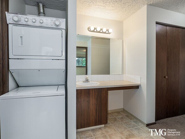 Building Photo - Charming 2BR Condo with a Garage in the Highly Desired McGillivray Neighborhood!
