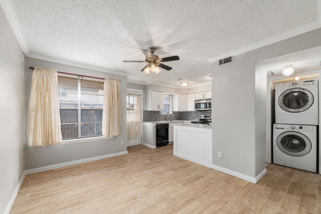 Building Photo - 7145 Fair Oaks Ave