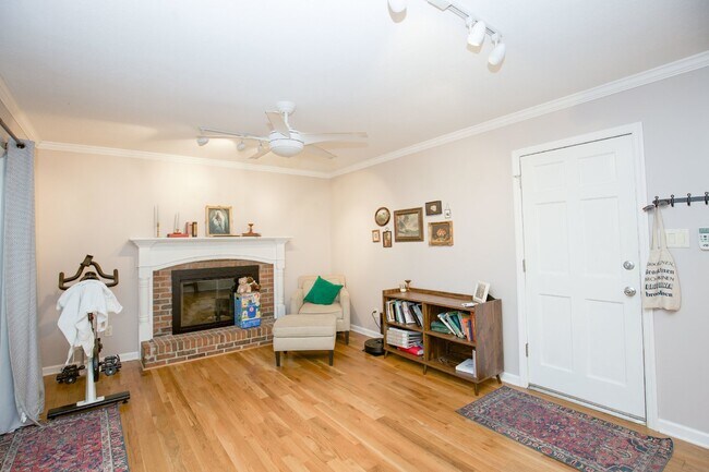 Building Photo - Spacious 3 Bedroom Home in Fayetteville, N...