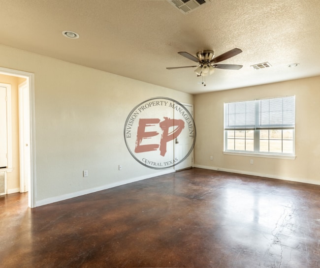 Building Photo - 2826 Jerry Mashek Dr