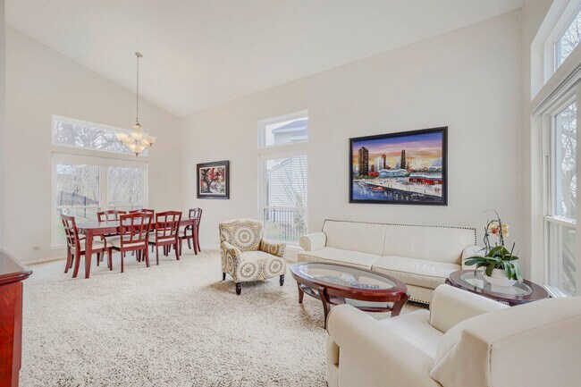 Building Photo - 1526 Almaden Ln