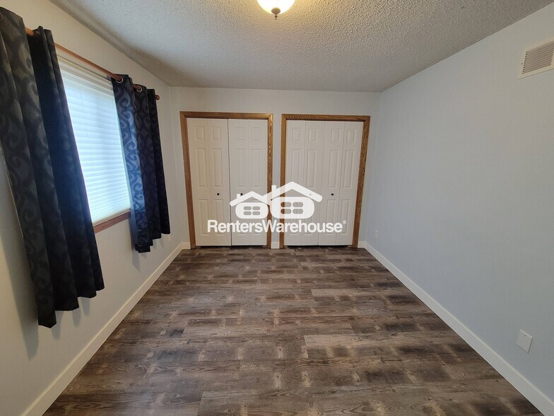 Building Photo - 1331 67th Ln N