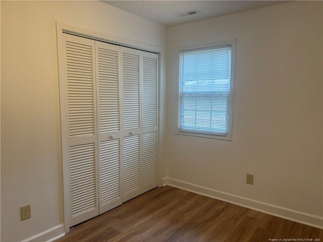 Building Photo - 214 Crabapple Cir