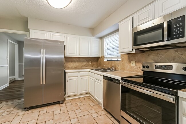 Building Photo - 15127 Camino Del Sol Dr
