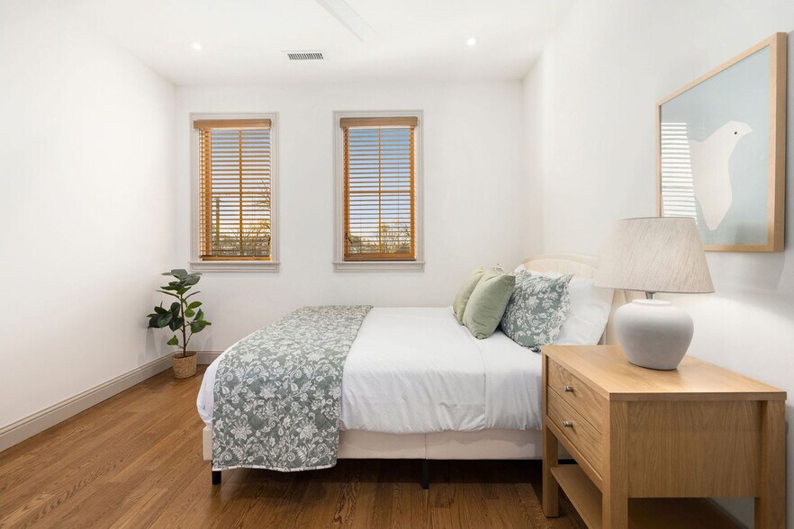 Building Photo - 501 NW B St