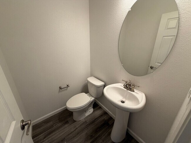 Building Photo - Low Maintenance 3 Bedroom Home in South Reno!