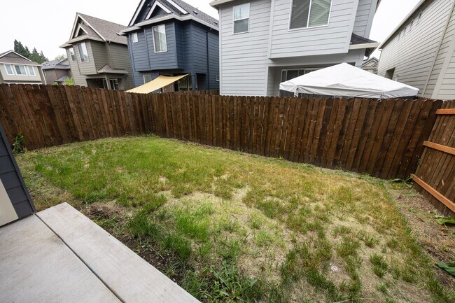 Building Photo - Three Bedroom Home in Ridgefield